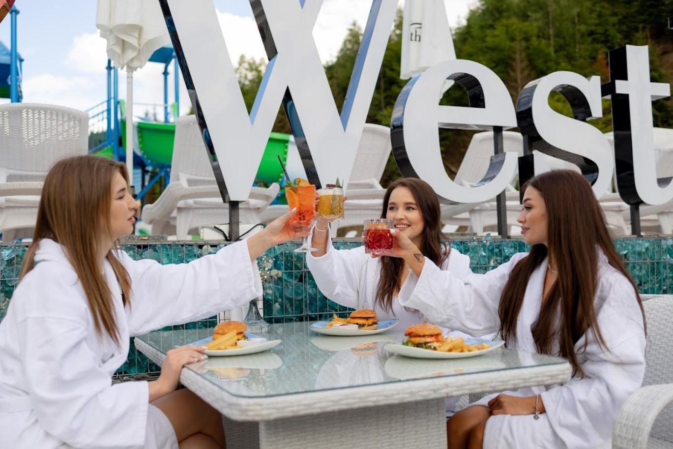 Westhills Cottage Town & Spa Bukoveľ Exteriér fotografie